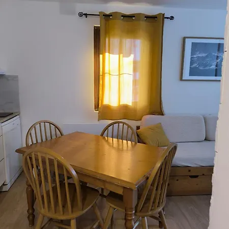 T2 With South Facing Terrace Appartement Flumet